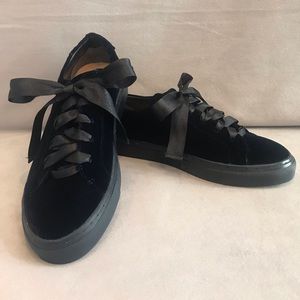 Banana Republic Navy Velvet Ribbon Shoes